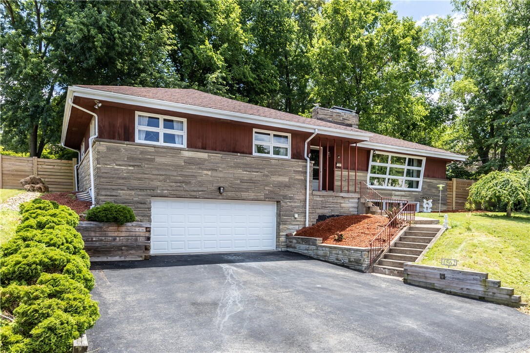 Property Photo:  1562 Fairmont Dr  PA 15068 
