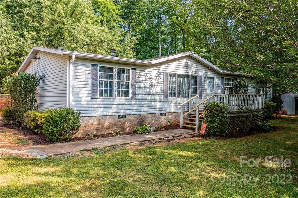 Property Photo:  126 Chestnut Oak Forest Drive  NC 28761 