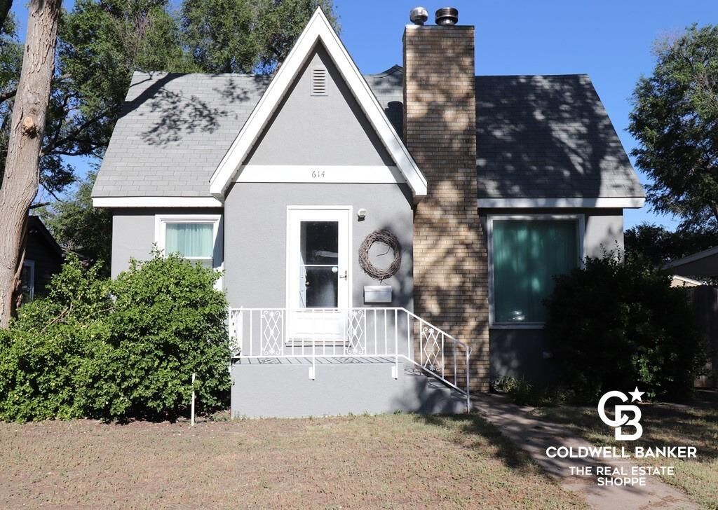 Property Photo: 614 N 1st St KS 67846