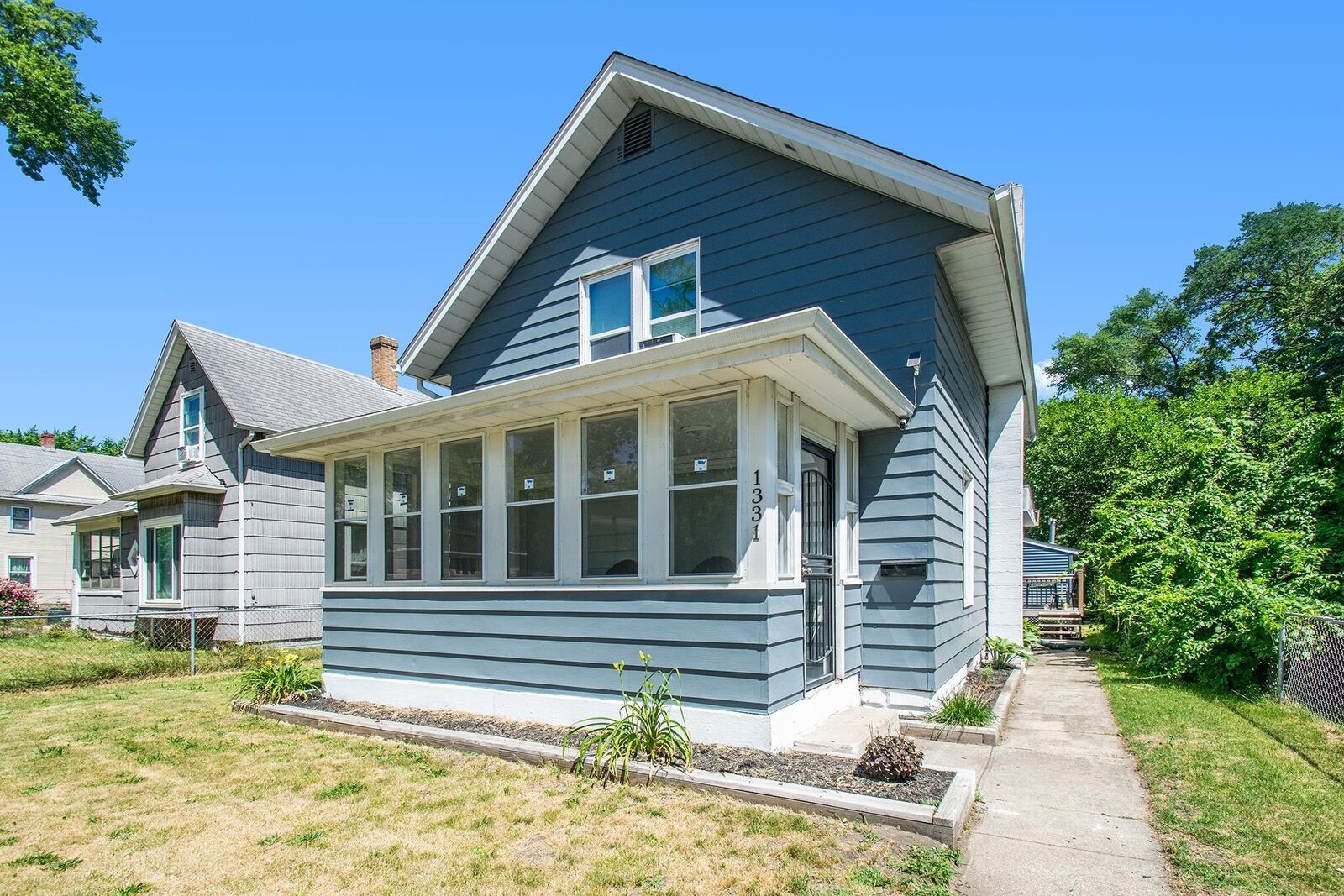 Property Photo: 1331 E Dayton Street IN 46613