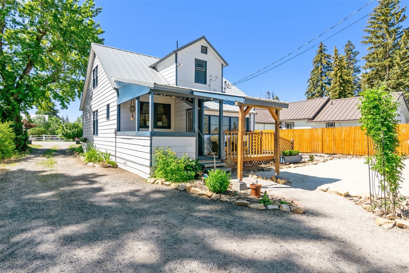 Property Photo:  307 E Poplar Street  WA 98858 
