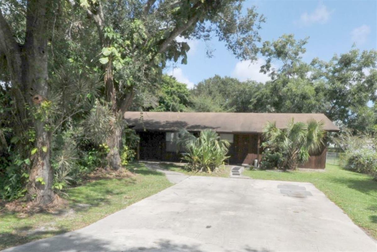 Property Photo:  1910 S 34th Street  FL 34947 