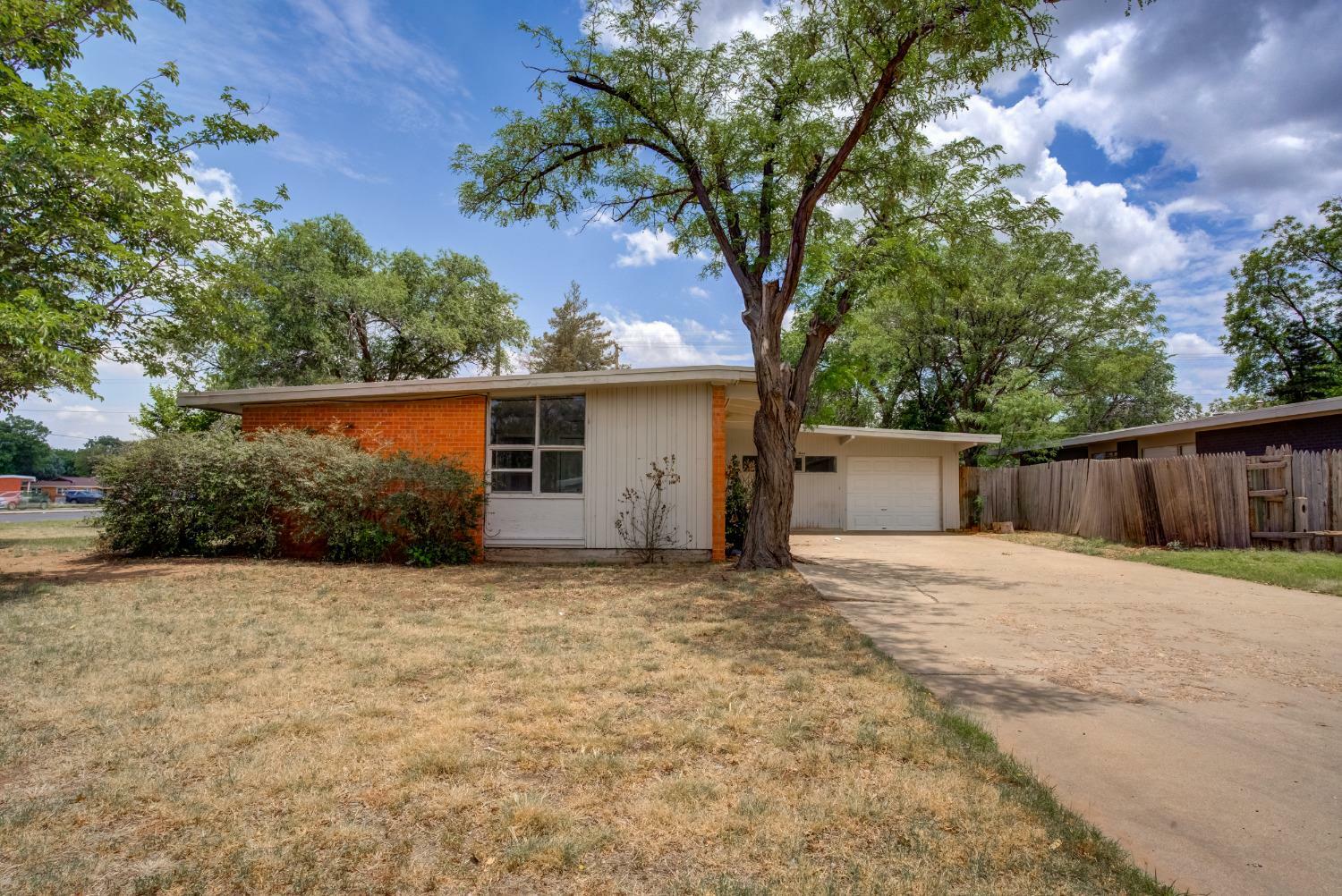 Property Photo:  2503 46th Street  TX 79413 