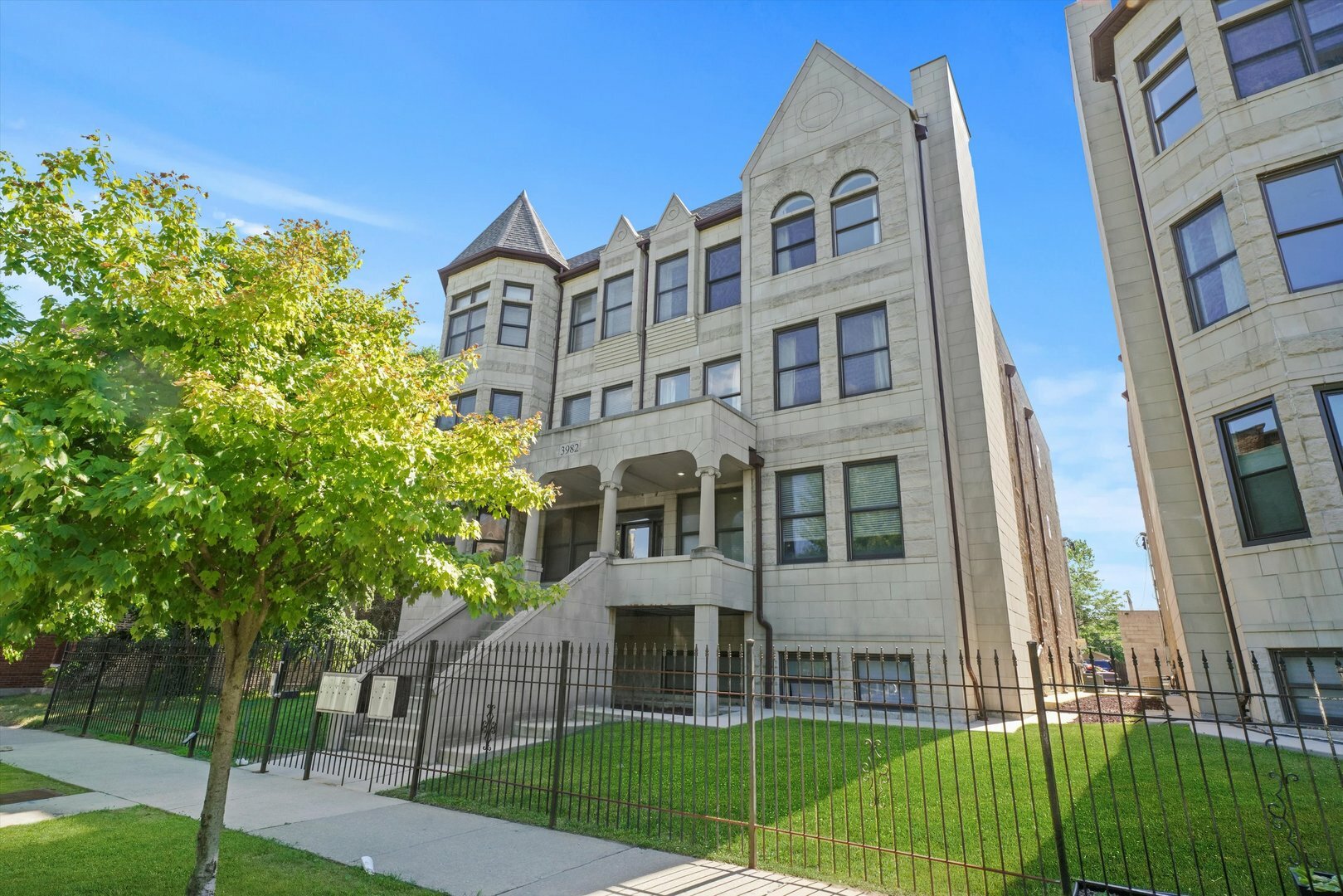 Property Photo:  3982 S Ellis Avenue 3S  IL 60653 