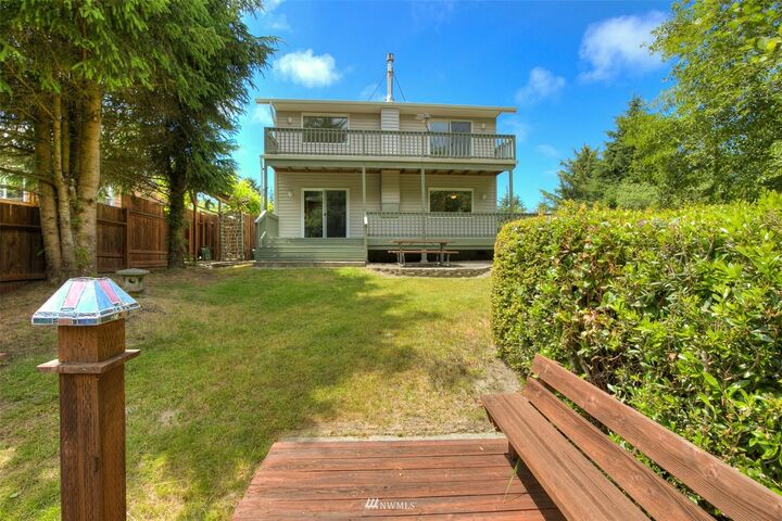 Property Photo: 634 Island Circle SE WA 98569