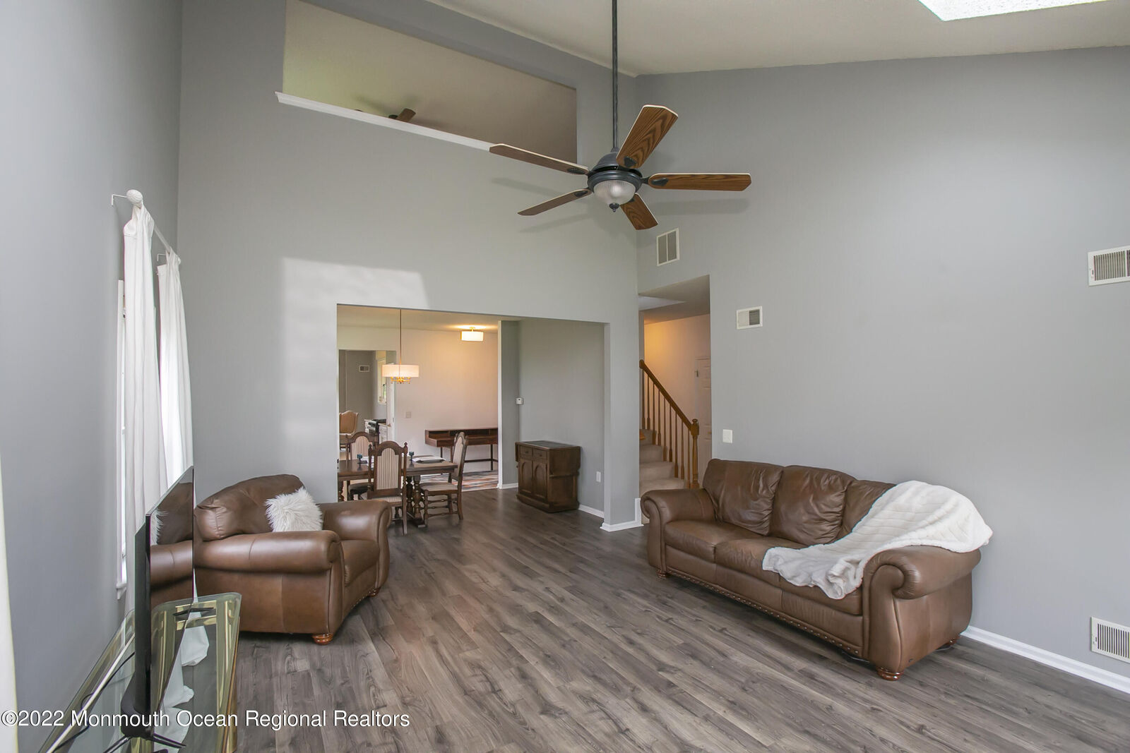 Property Photo:  2 Kingston Court  NJ 08831 