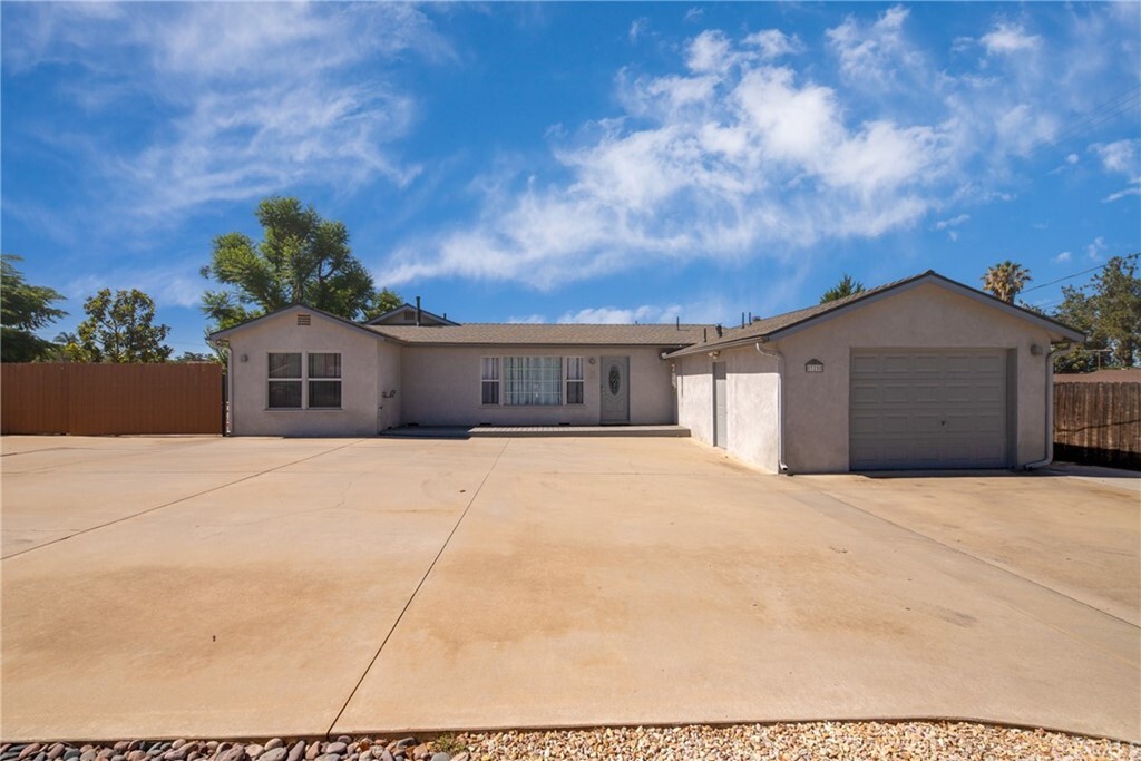 Property Photo: 325 W Avenue L CA 92320