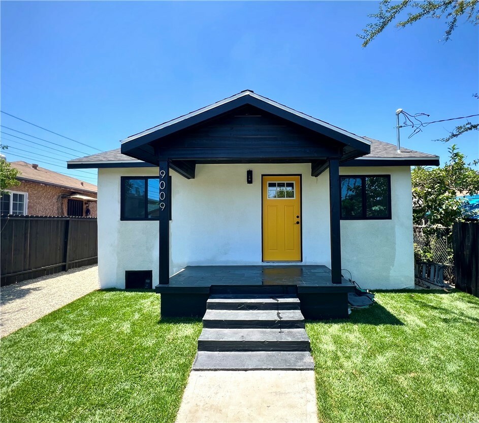 Property Photo:  9009 Elm Street  CA 90002 