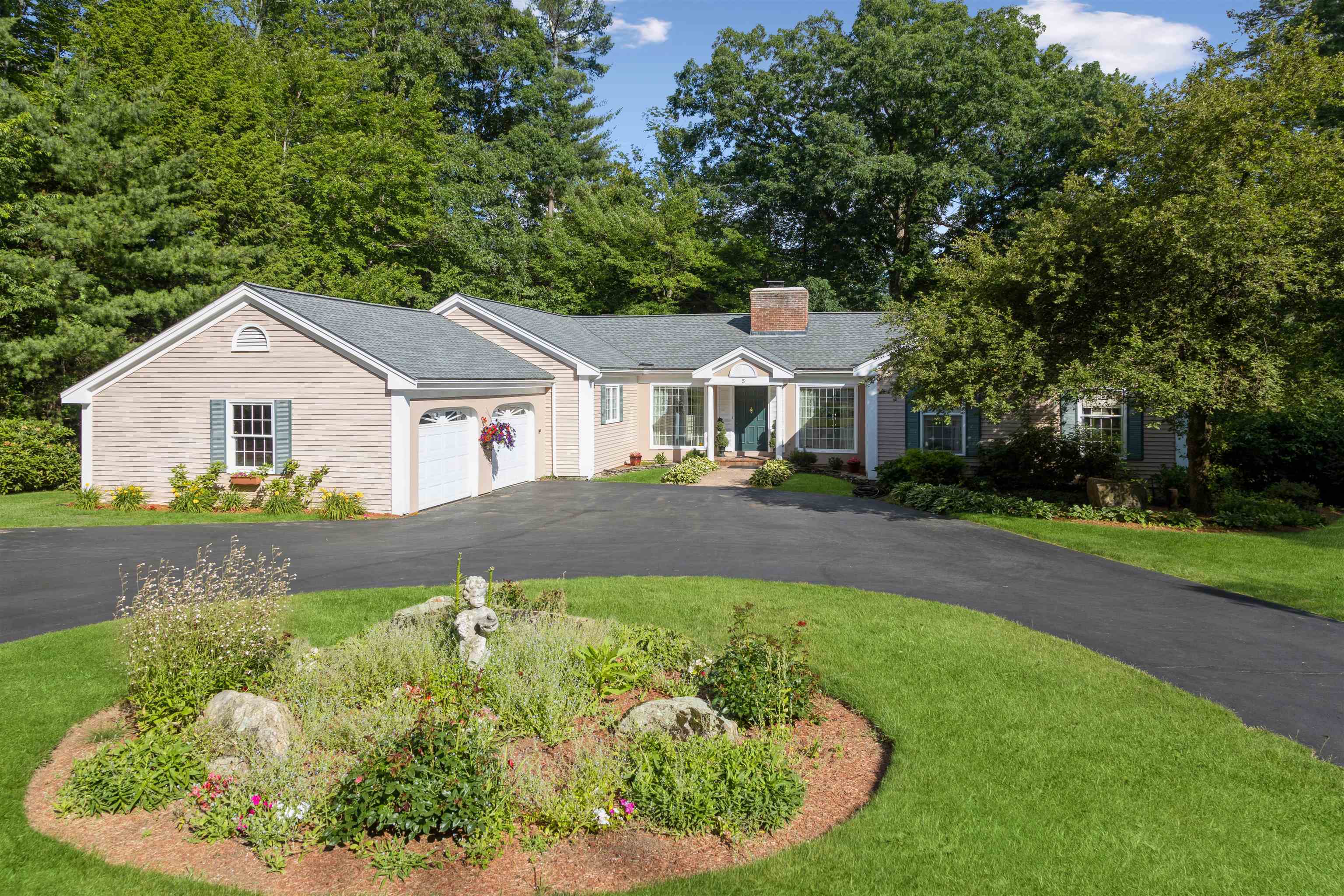 Property Photo: 5 French Drive NH 03110
