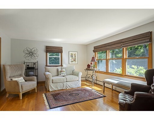 Property Photo: 356 Walnut St MA 01545