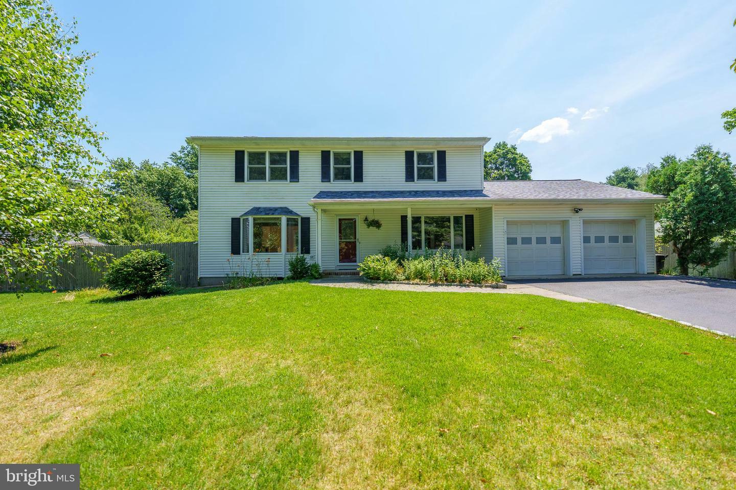 Property Photo:  14 Berkshire Drive  NJ 08550 