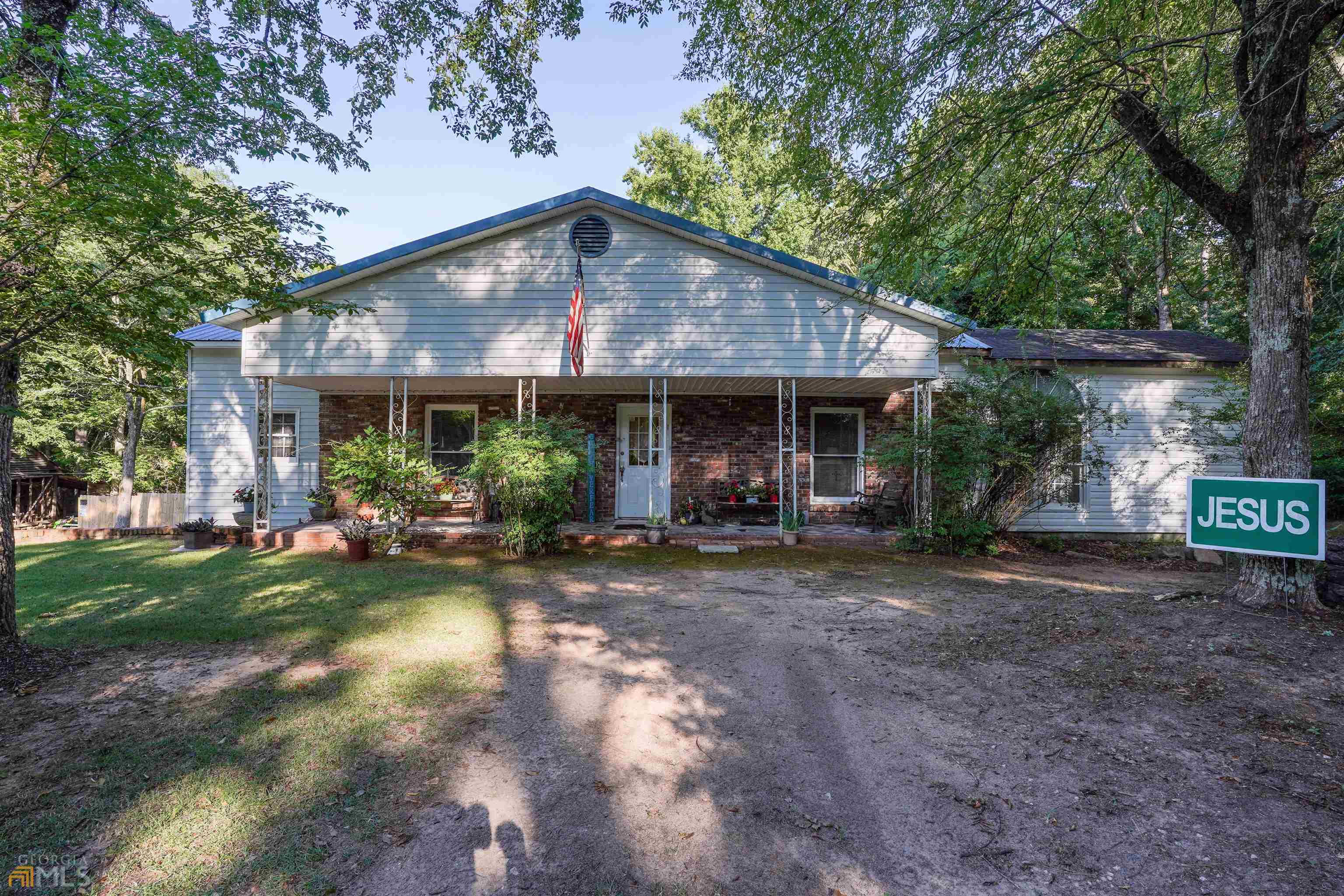 Property Photo: 1721 W Highway 36 GA 30233
