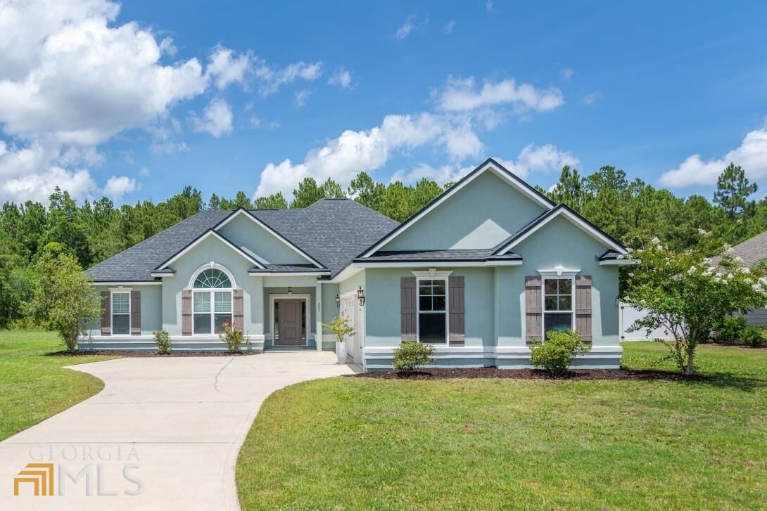 Property Photo:  421 Deerwood Village Drive  GA 31569 