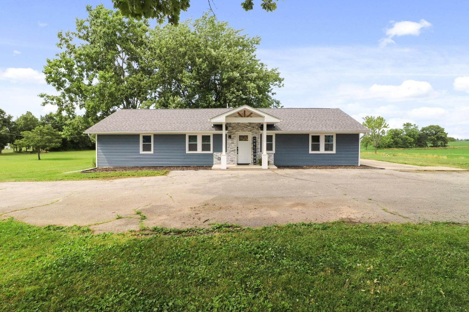 Property Photo: 367 N 725 IN 46342