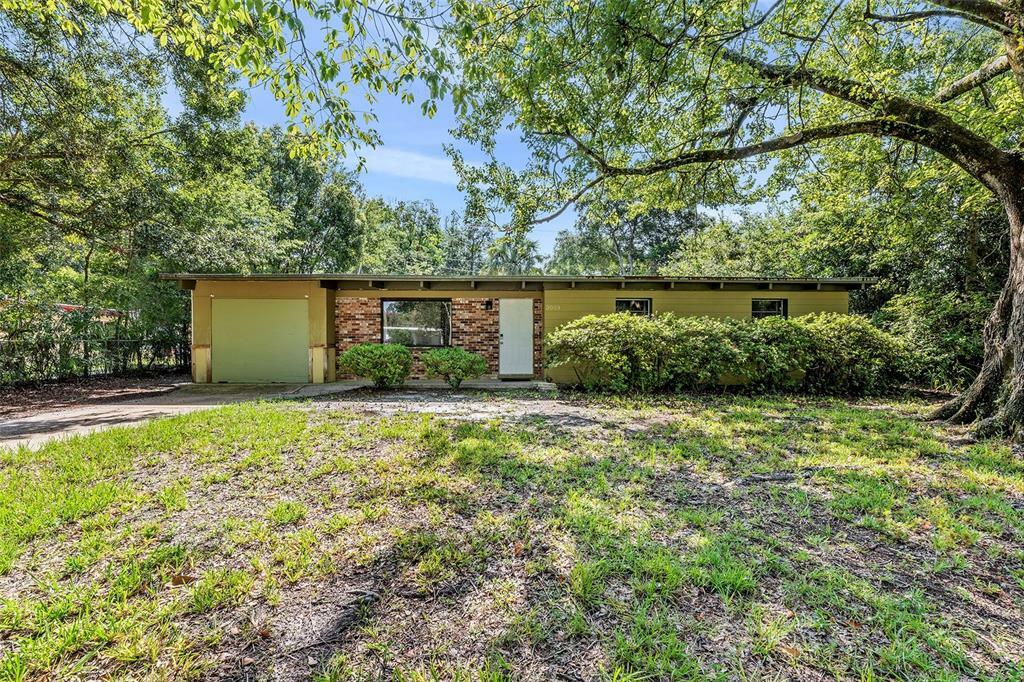 Property Photo:  3003 NE 11th Drive  FL 32609 