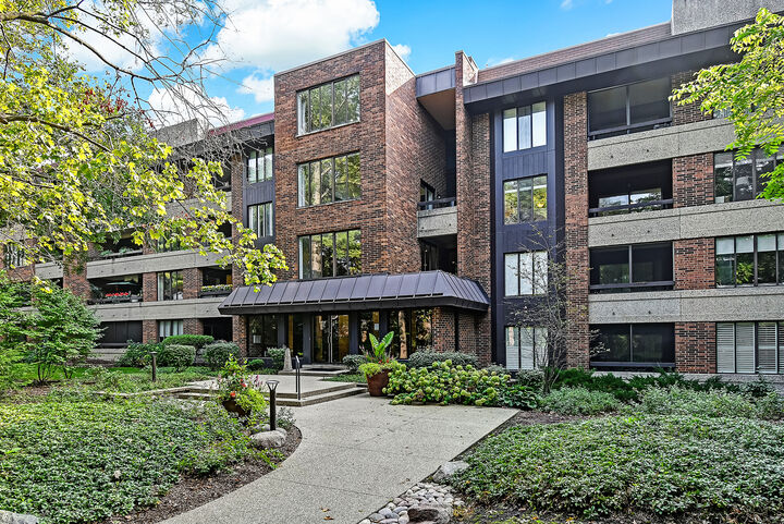 1401 Burr Oak Road 107C  Hinsdale IL 60521 photo