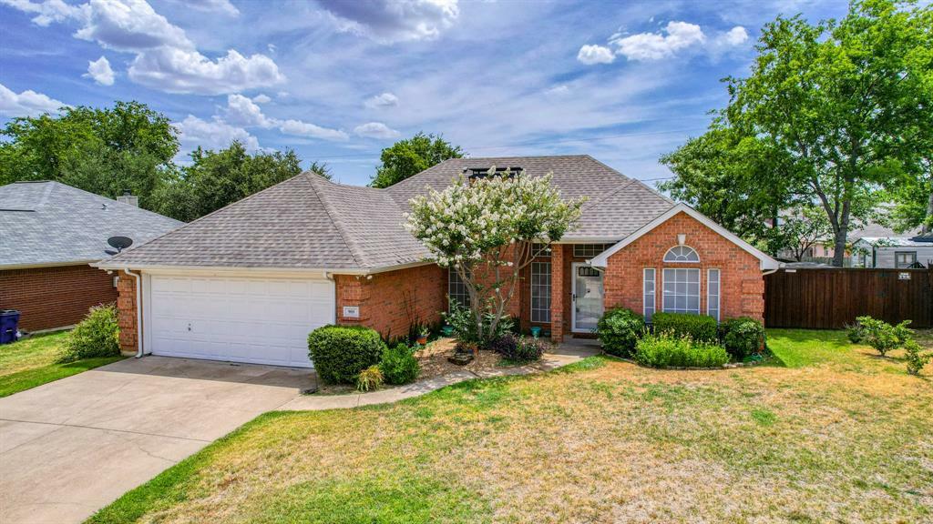 Property Photo:  909 NW Park Meadow Lane  TX 76028 