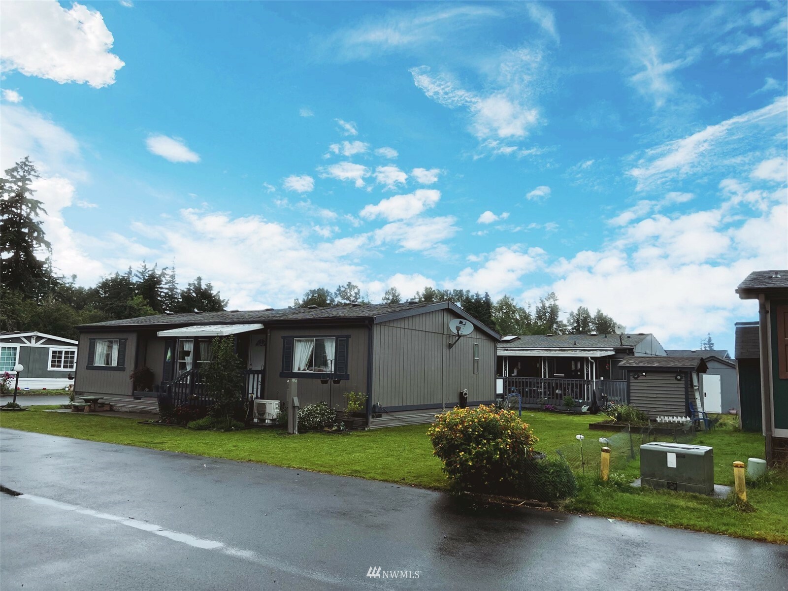 Property Photo: 11519 21st Avenue E WA 98445