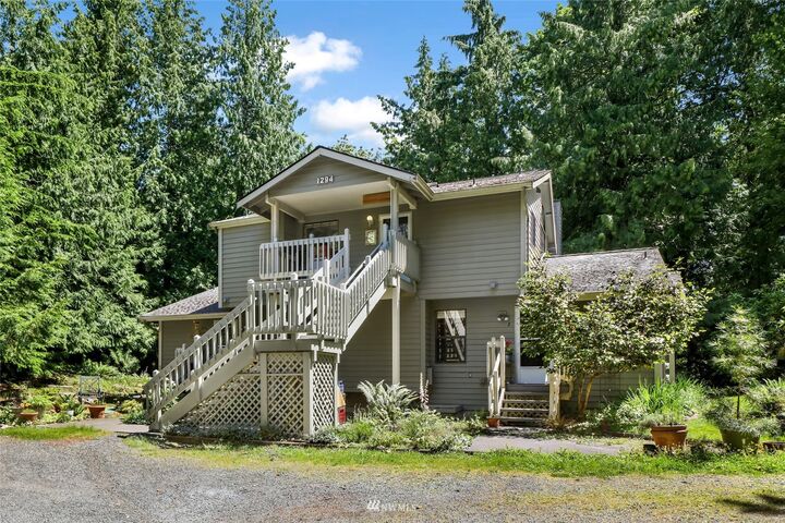 Property Photo: 1294 Lowe Avenue WA 98229