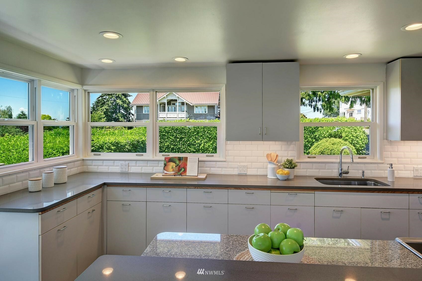 Property Photo: 3015 W Tilden WA 98199