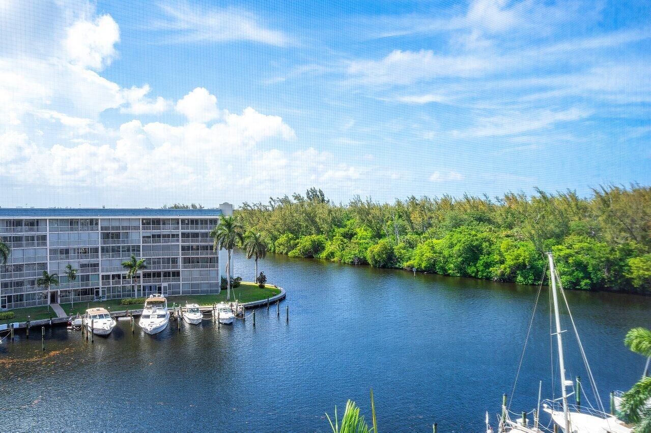 Property Photo: 1523 E Hillsboro Boulevard 736 FL 33441