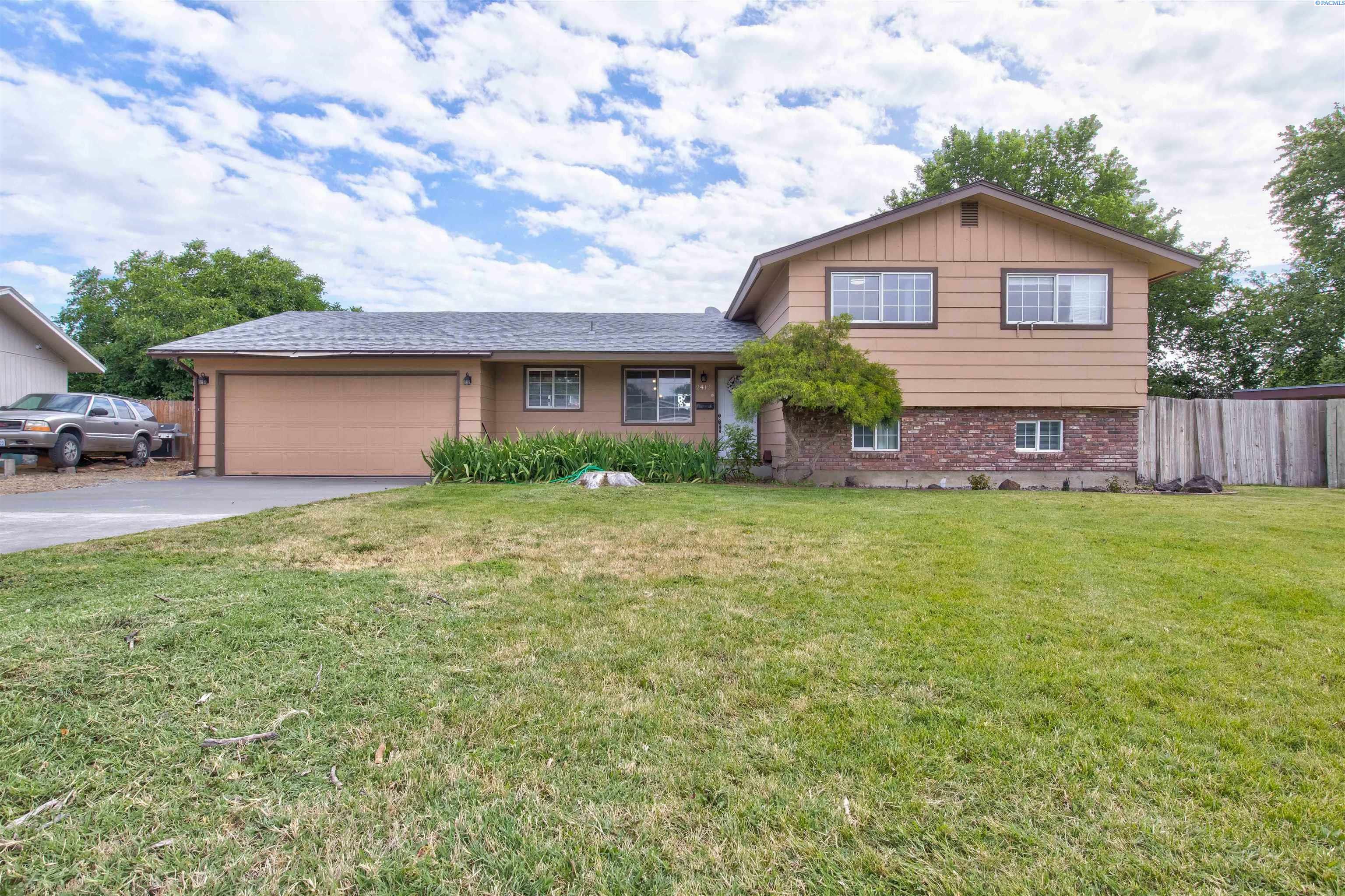 2412 W Grand Ronde Pl  Kennewick WA 99336 photo