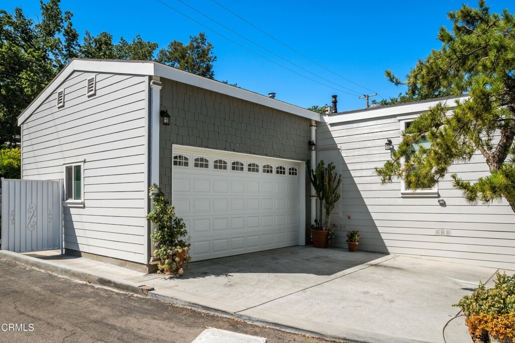 Property Photo:  30473 Mulholland Highway 49  CA 91301 