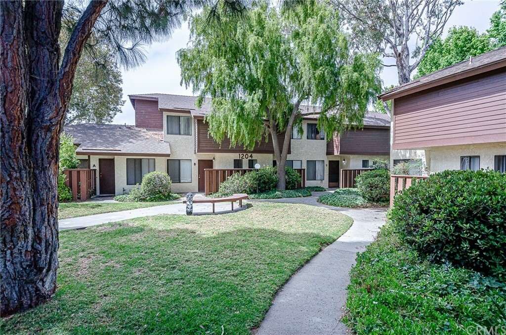 Property Photo: 1204 E Walnut Avenue D CA 93436