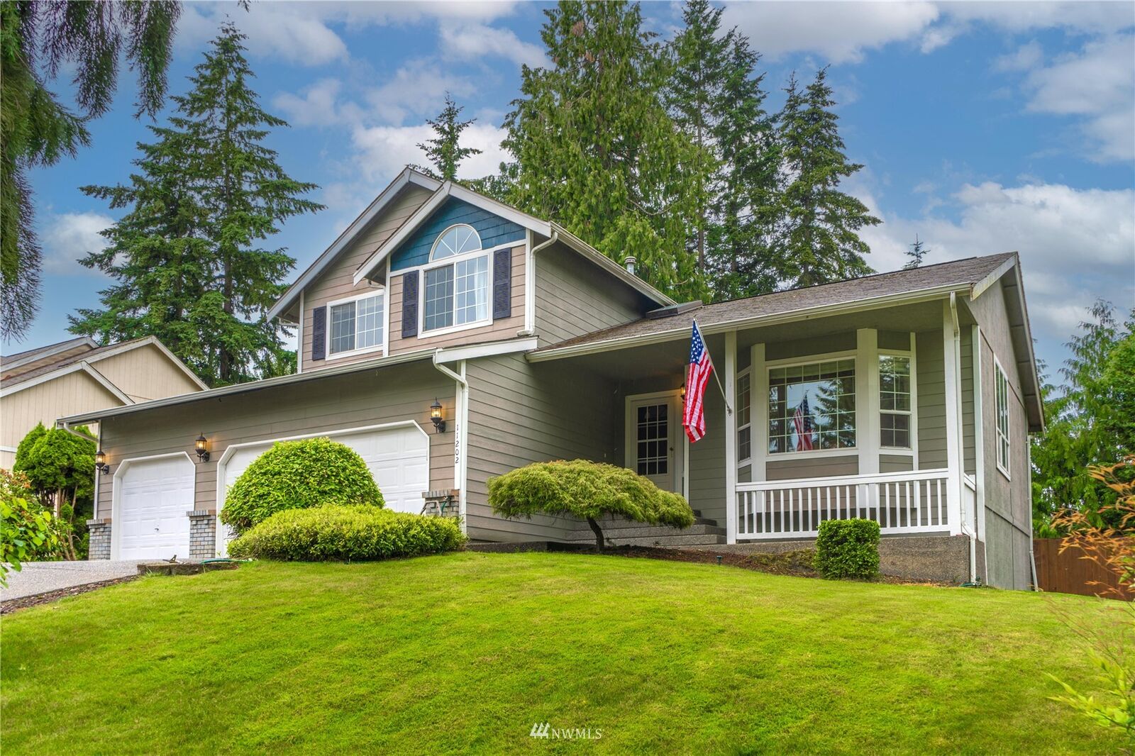 Property Photo: 11202 211th Avenue Ct E WA 98391