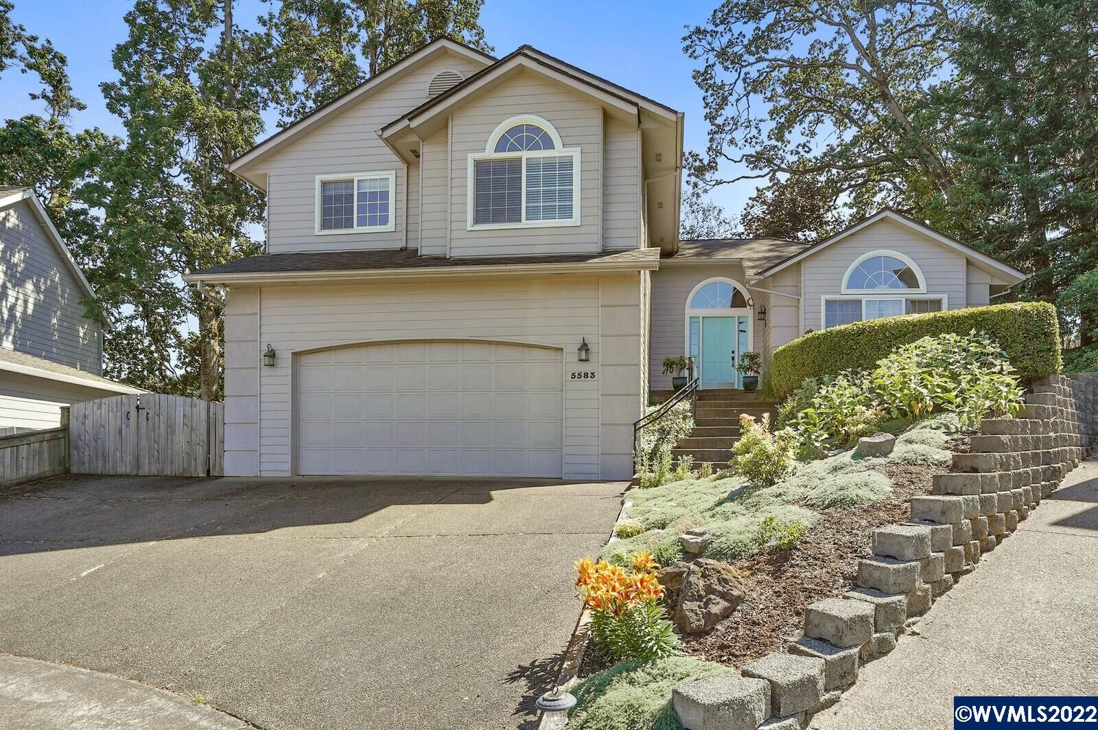 Property Photo: 5583 Oak Heights Ct SE OR 97306