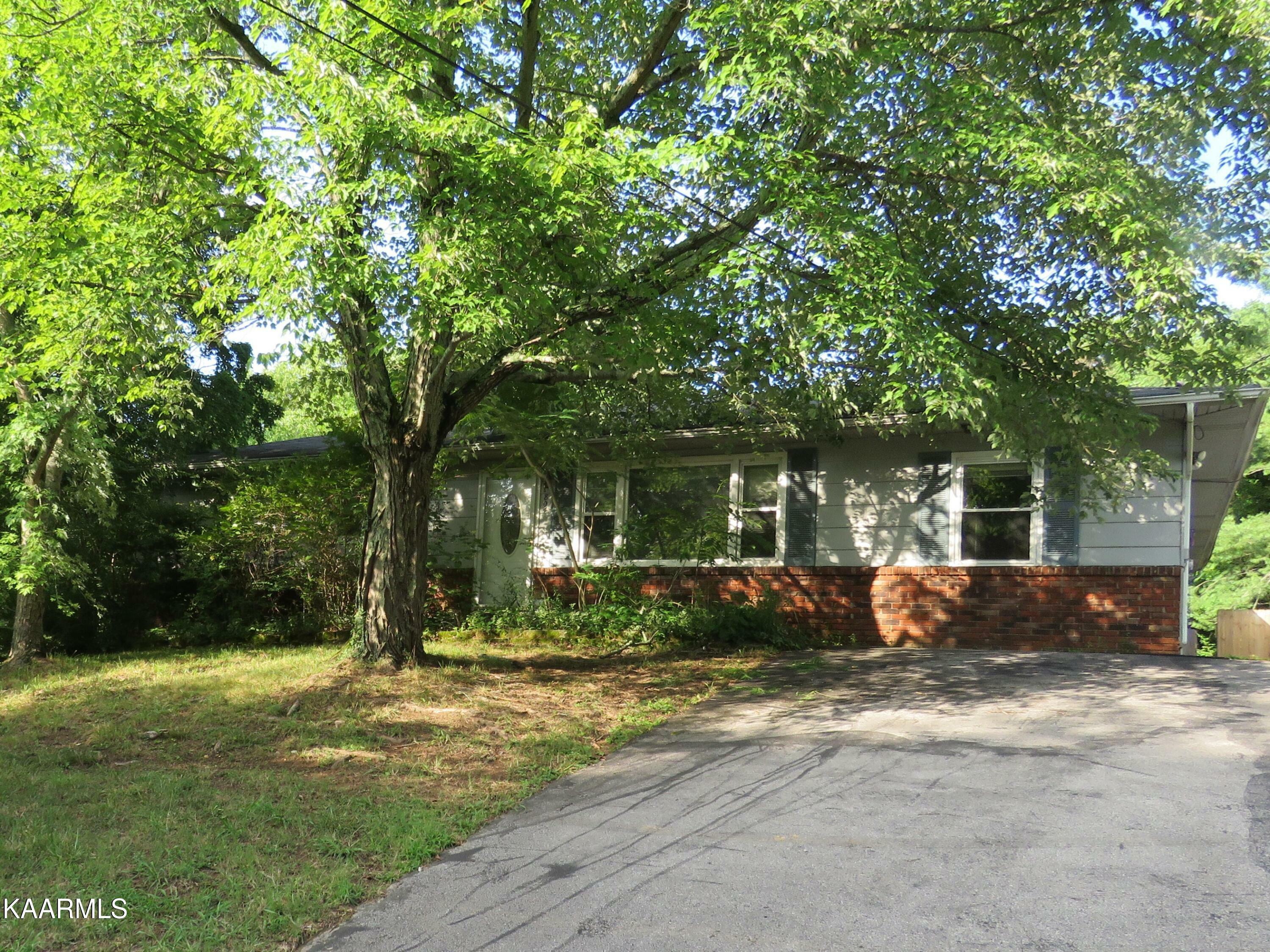 Property Photo:  804 Sanford Day Rd  TN 37919 