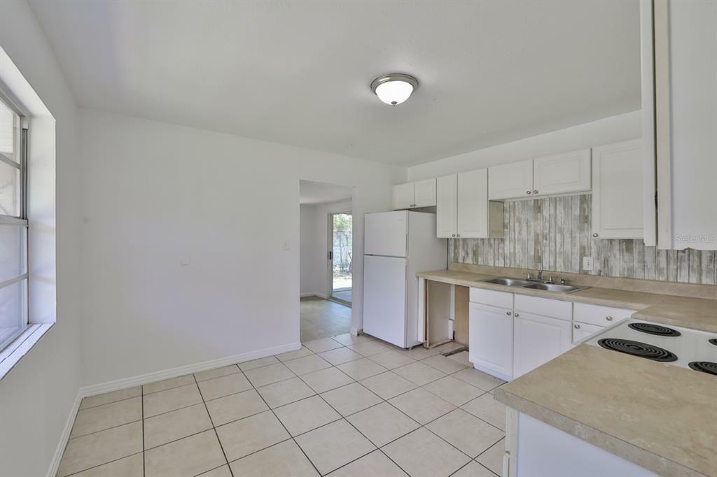 Property Photo:  5220 S Sherwood Avenue  FL 33611 