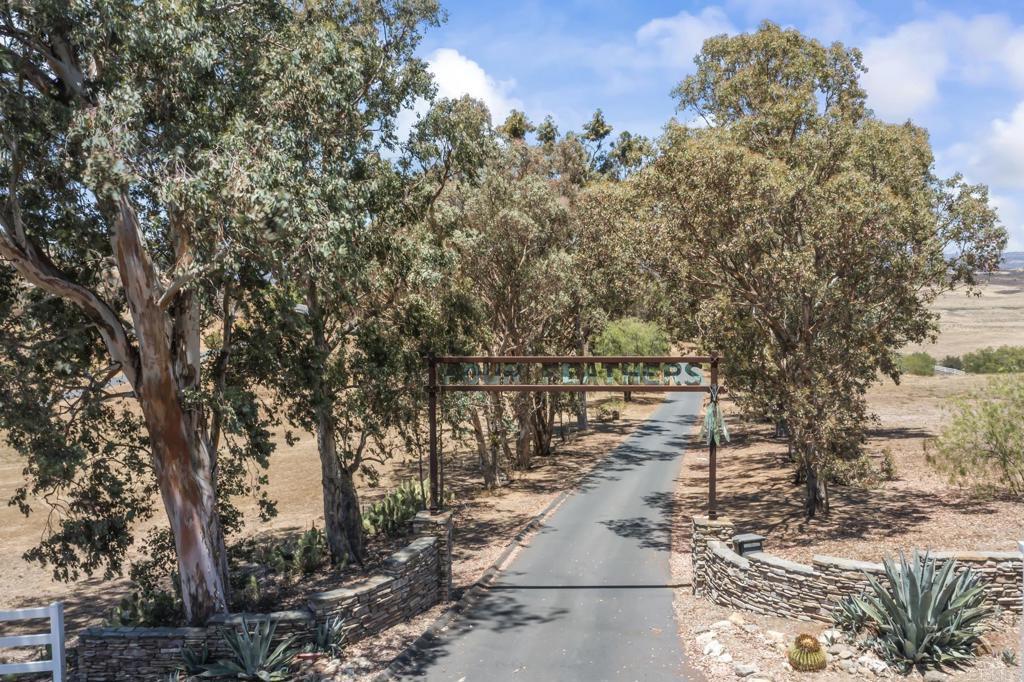 Property Photo:  25106 Oakana Road  CA 92065 