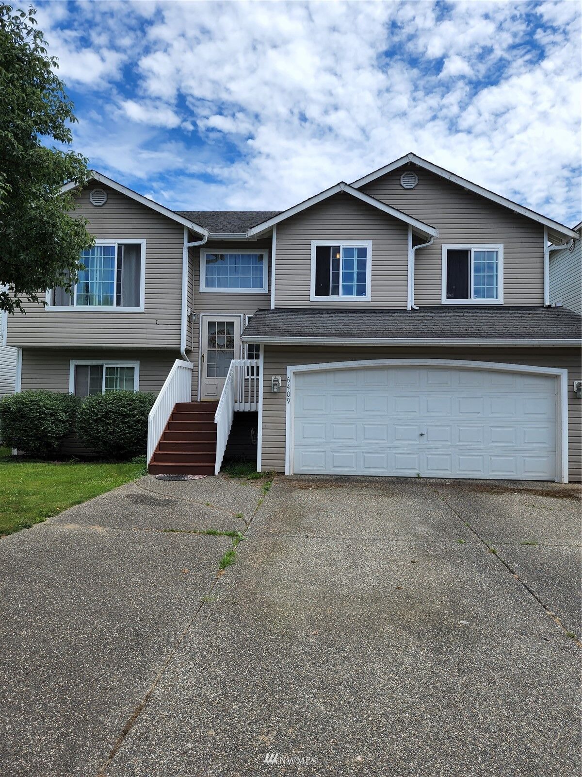 Property Photo:  6409 78th Place NE  WA 98270 