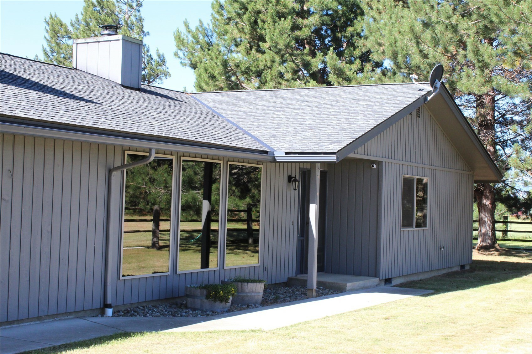 Property Photo:  2170 Game Farm Road  WA 98926 