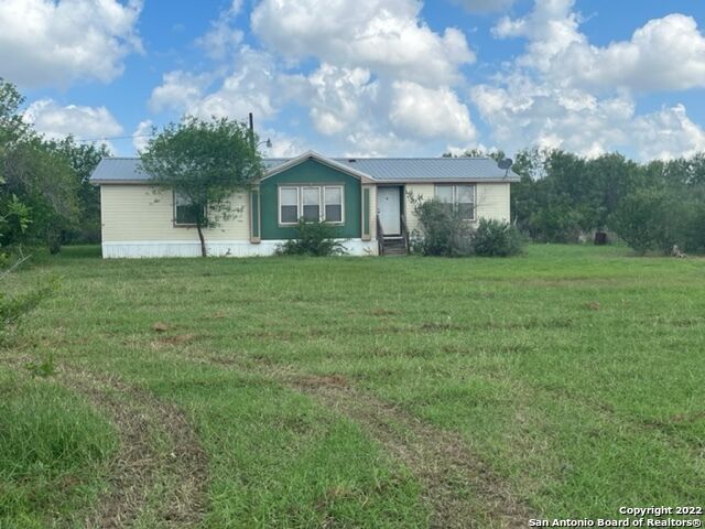 121 Hidden Ln  Jourdanton TX 78026 photo