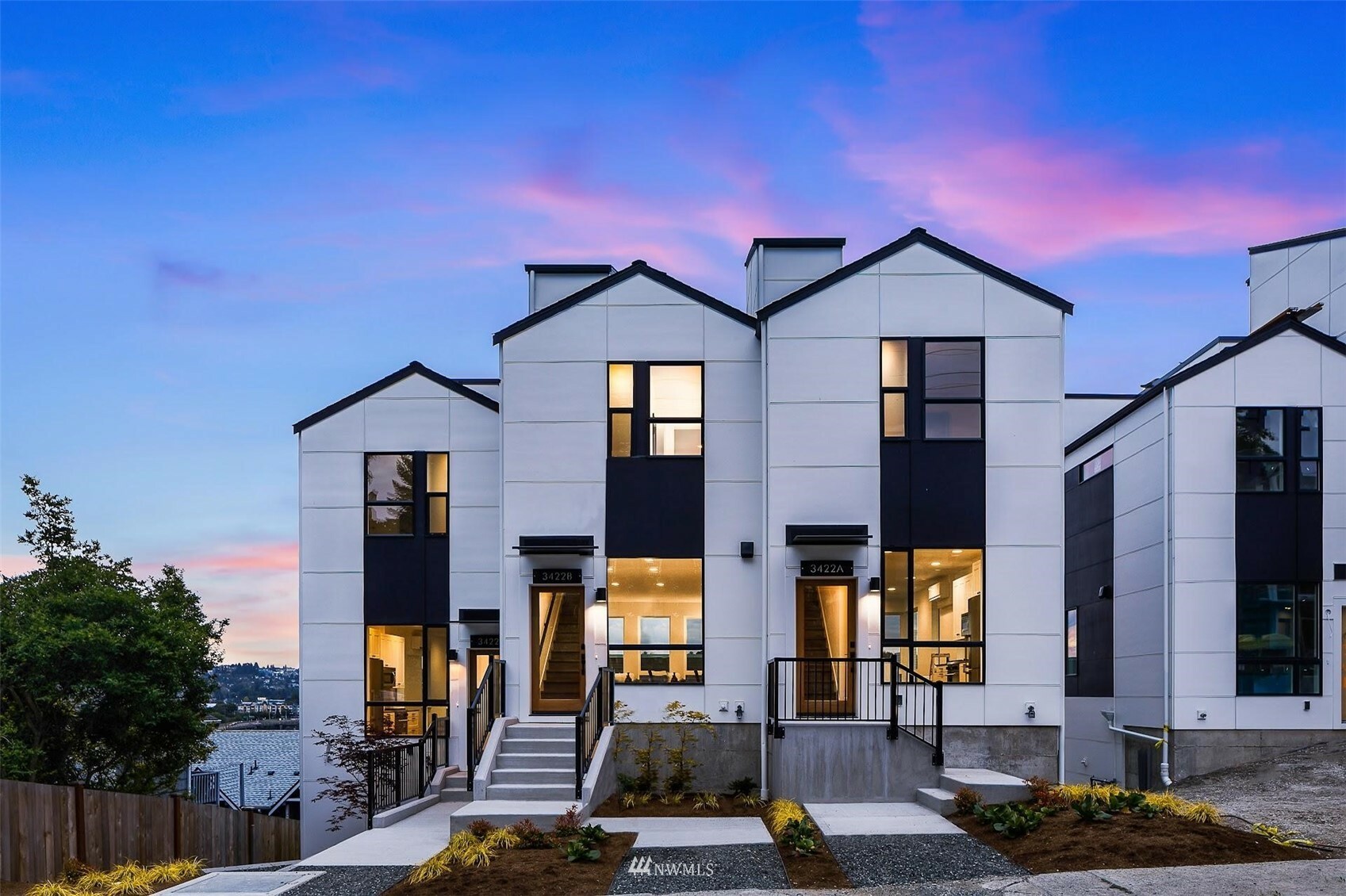 Property Photo: 3422 C 23rd Avenue W WA 98199