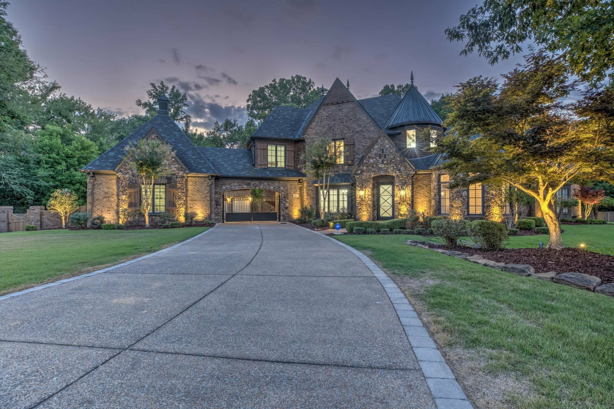Property Photo: 425 Ridgecrest Dr TN 38002