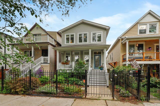 Property Photo: 4316 N Lawndale Avenue IL 60618