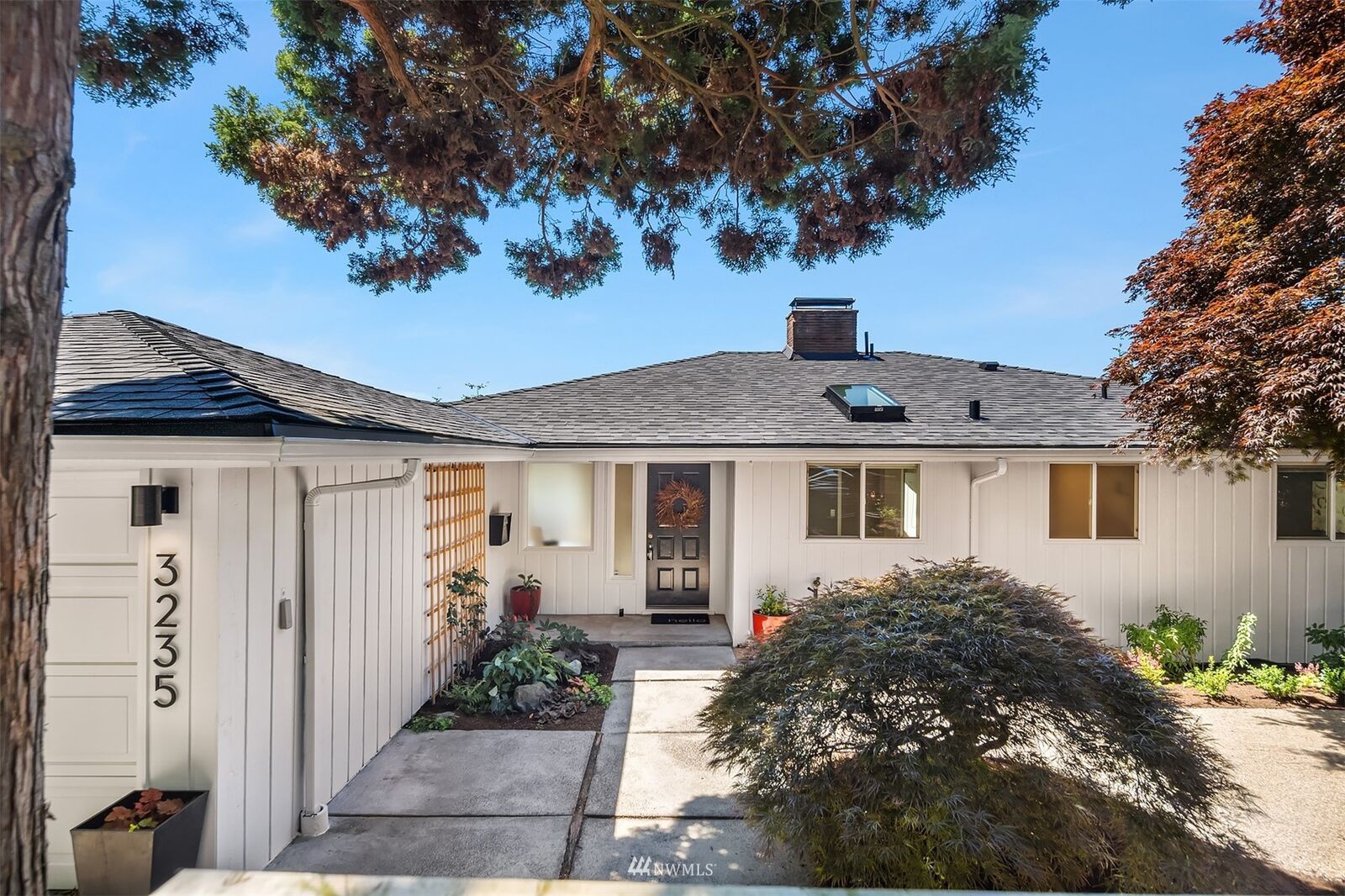 Property Photo: 3235 30th Avenue W WA 98199