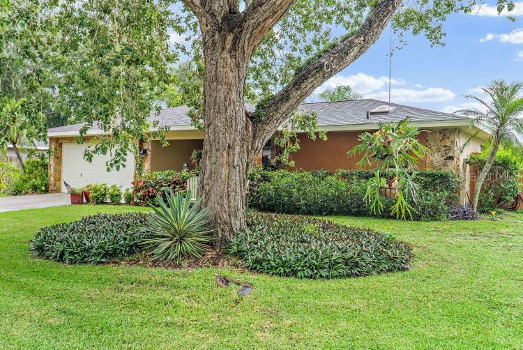 Property Photo: 4915 30th Street Court E FL 34203