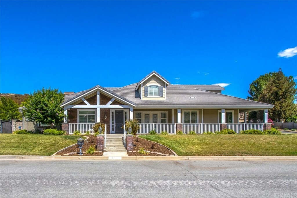 Property Photo: 10376 Tivoli Way CA 92399