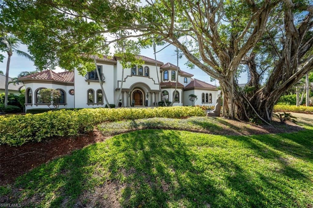 Property Photo: 4120 Cutlass Ln FL 34102