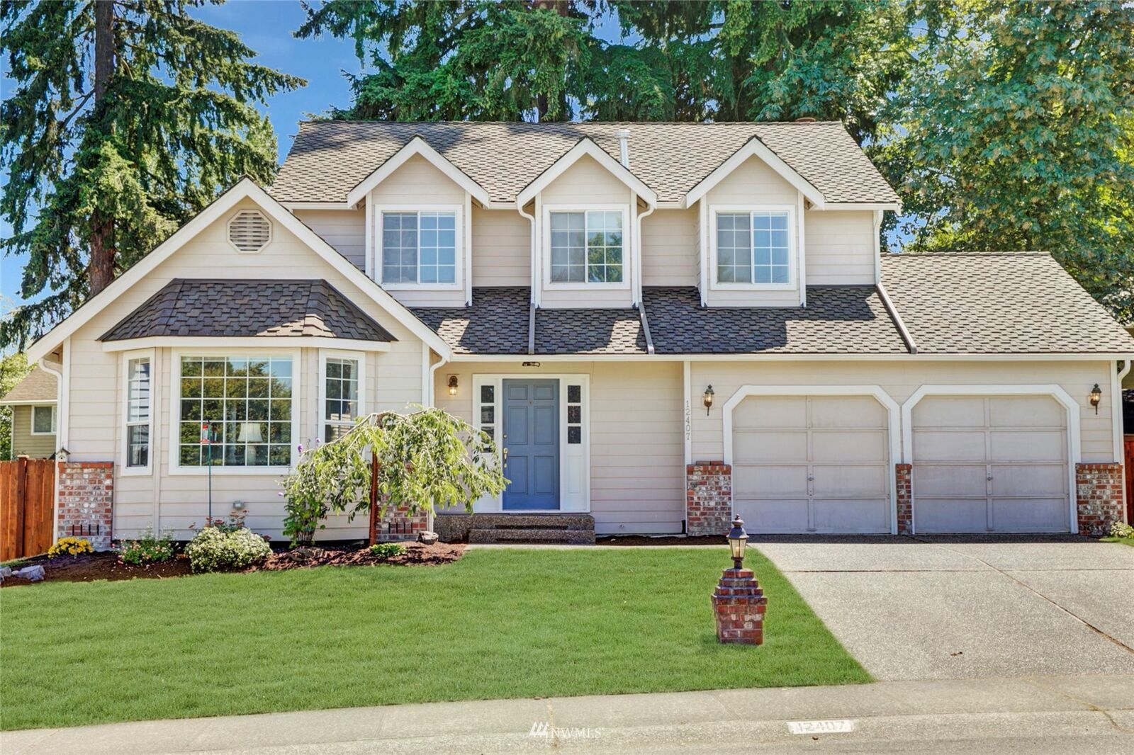 Property Photo: 12407 NE 160th Street WA 98072