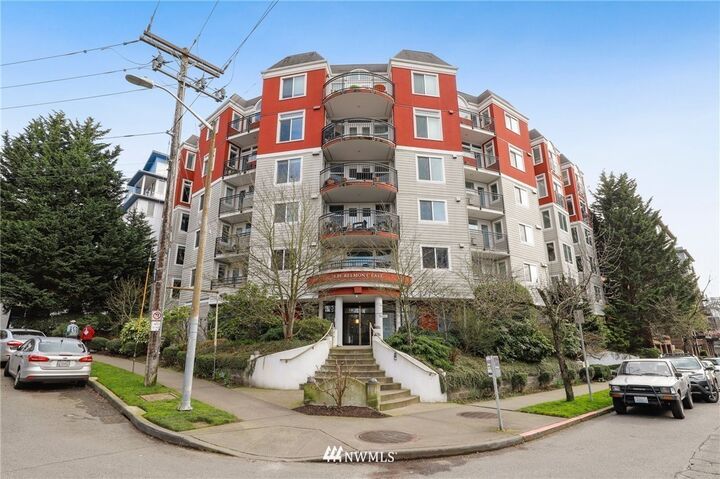 Property Photo: 232 Belmont Avenue E 301 WA 98102