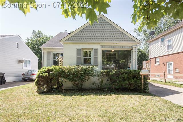 297 North Drive  Wyandotte MI 48192 photo