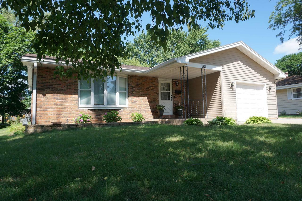 Property Photo:  1348 Moore St  WI 53511 