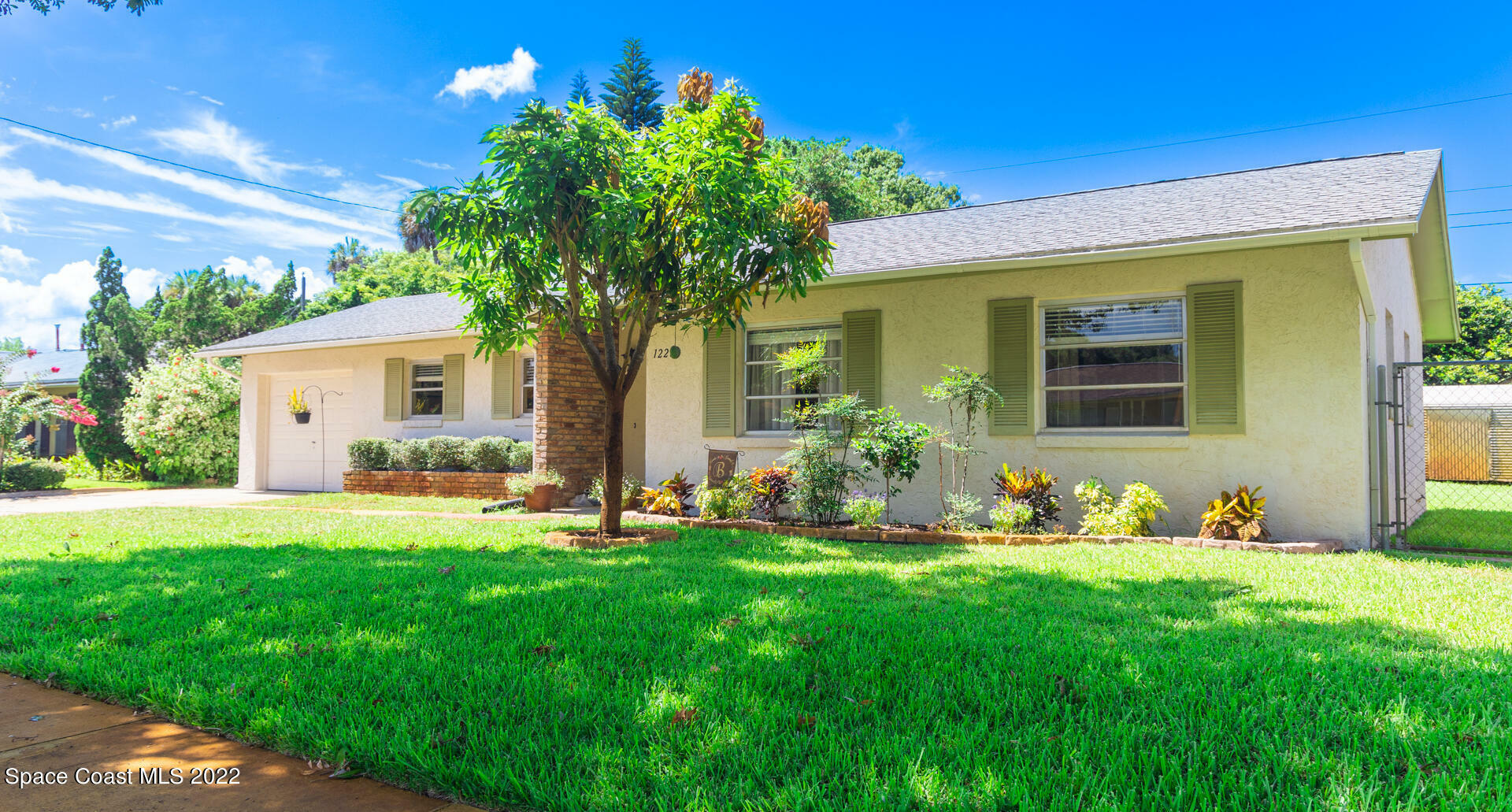 Property Photo:  1220 Santa Cruz Avenue  FL 32780 