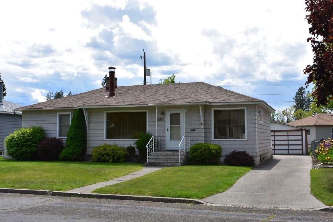 Property Photo: 5715 N Bemis St WA 99205