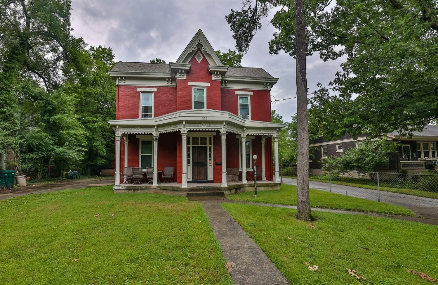 Property Photo:  225 Parkway Ave  OH 45216 